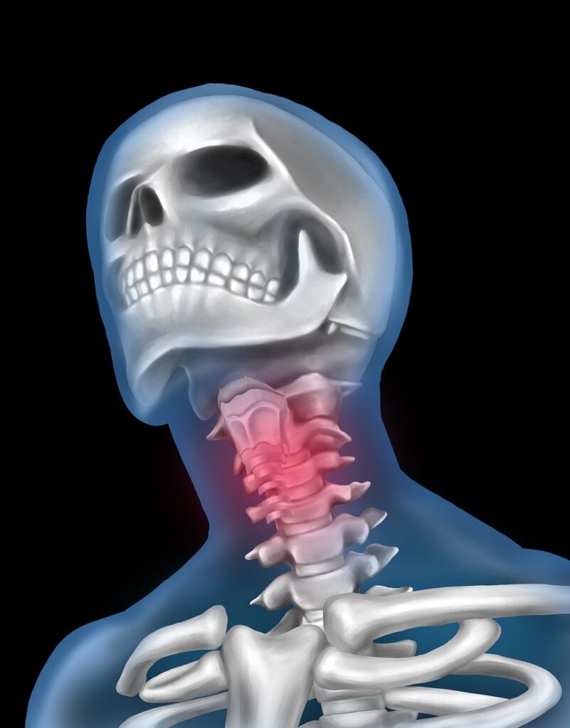Illustration of tonsillitis and sore throat pain, showing the location of tonsils and adenoids and how natural remedies can help reduce inflammation.


